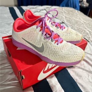 Nike Women's White and Purple Athletic Shoes
